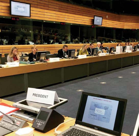 SK PRES Predsedníctvo v Rade EÚ - mravčia práca a hľadanie kompromisov Stále zastúpenie SR pri Európskej únii (EÚ) v Bruseli zohráva ústrednú rolu v komunikácii medzi našou krajinou a európskymi