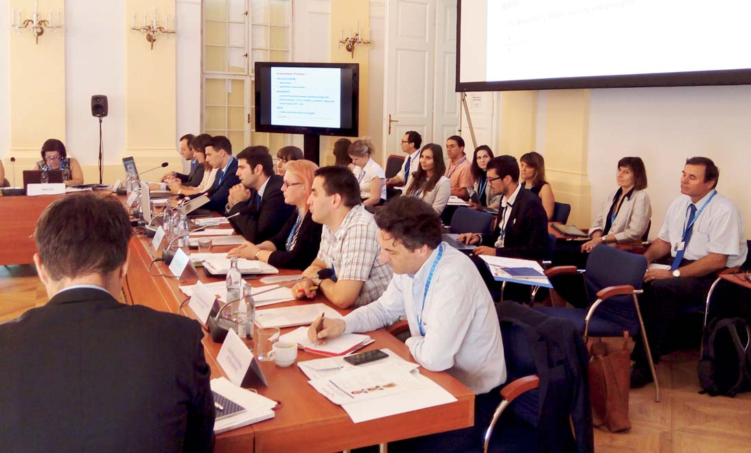 SK PRES Klimatický workshop Klimatický workshop umožnil lepšiu prípravu na výkon slovenského predsedníctva v Rade EÚ V prvom mesiaci slovenského predsedníctva v Rade Európskej únie (EÚ) zasadala (13.