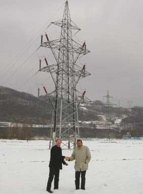 vklopljen 3. oktobra 2002. Hkrati z razpletom daljnovodov je bil 26. septembra 2002 v elektroenergetski sistem vklopljen tudi transformator 400/110 kv 300 MVA, ki je trenutno dvotretjinsko obremenjen.