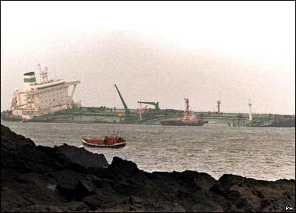 15 Φεβρουαρίου 1996 Το πλοίο ετοιμάζεται να εισέλθει στο Δυτικό κανάλι (West Channel). Ο καιρός είναι καλός με ένταση ανέμου κοντά στα 4 με 5 μποφόρ. Η μηχανή του πλοίου δουλεύει σε κατάσταση ελιγμών.