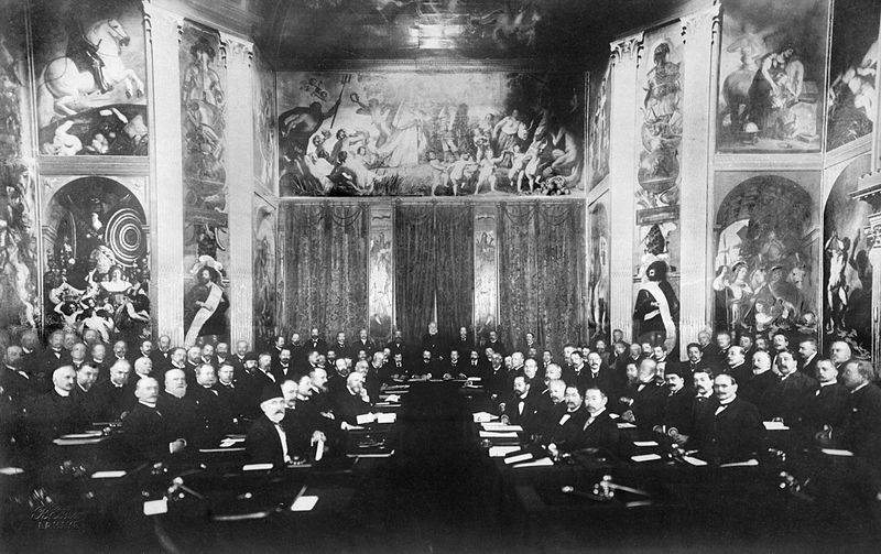 Εικόνα 89: Οι εργασίες της Πρώτης Διεθνούς Συνδιάσκεψης Ειρήνης στη Χάγη, Μάιος-Ιούνιος 1898.