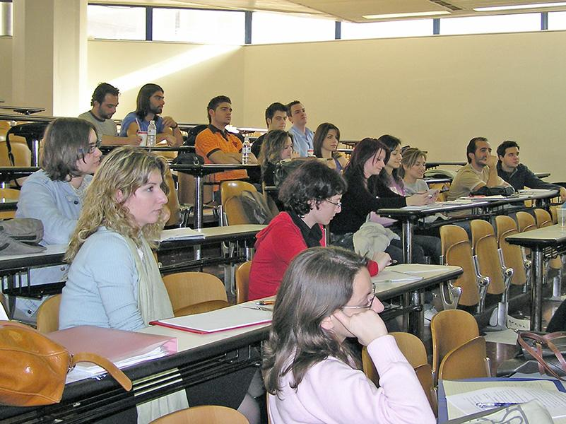 15 Οδηγός 2014-2015 - Τμήμα Διεθνών και Ευρωπαϊκών ΑΝΑΛΣΗ ΚΑΙ ΔΙΑΧΕΙΡΙΣΗ ΔΙΕΘΝΩΝ ΟΙΚΟΝΟΜΙΚΩΝ ΚΡΙΣΕΩΝ ΚΑΤΑΛΟΓΟΣ ΜΑΘΗΜΑΤΩΝ ΕΠΙΛΟΓΗΣ ΟΜΑΔΑ ΔΙΕΘΝΟΣ ΟΙΚΟΝΟΜΙΚΗΣ ΜΑΘΗΜΑΤΑ ΕΠΙΛΟΓΗΣ ΧΕΙΜΕΡΙΝΟ ΕΞΑΜΗΝΟ Ε Α.