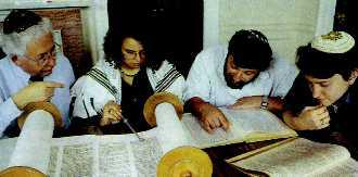 Εβραίοι μελετητές της Τορά (= Νόμος) στο Κολλέγιο Leo Baeck του Λονδίνου.