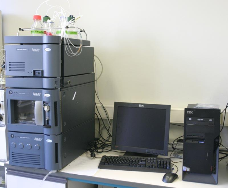 Ultra Performance Liquid Chromatography (UPLC) Viteza (timp mai scurt), sensitivitate si rezolutie mai mare UPLC- foarte importanta in industria farmaceutica si identificarea proteinelor target.