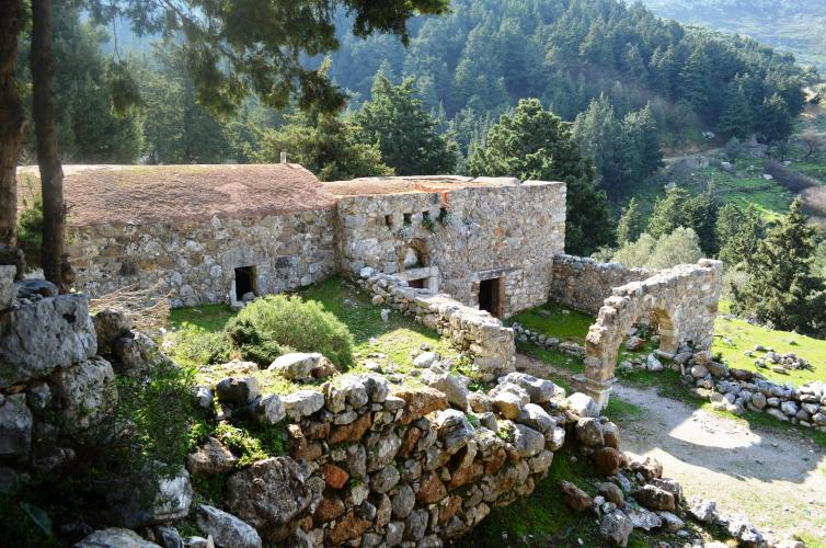 Το κάστρο Παλαιού Πυλίου Για το κάστρο και το μεσαιωνικό οικισμό του Παλαιού Πυλίου, στη σύγχρονη περιοχή Αμανιού στο κεντρικό τμήμα της Κω, τις πρώτες πληροφορίες παρέχουν τα πατμιακά αρχεία.