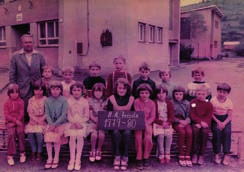 V premenách času História je svetlom doby, dňom pravdy, životom pamiatky, majstrom života a hlásateľom uplynulých čias. M. T.