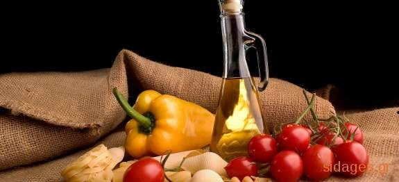 Πρόσθετα Τροφίμων Με τον όρο προσθετικά τροφίμων, ή πρόσθετα τροφίμων, χαρακτηρίζονται γενικά διάφορες ουσίες που προστίθενται στις τροφές, συνηθέστερα έτοιμες για κατανάλωση, καθώς και σε ποτά -