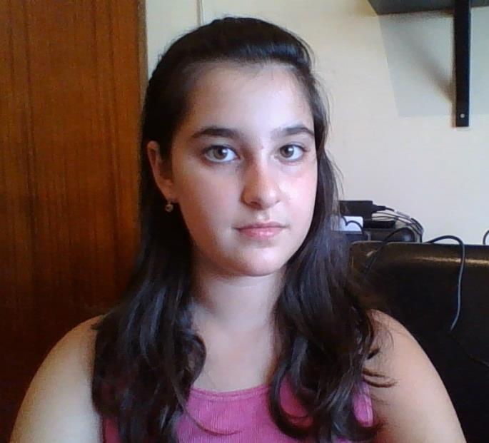 Ονομάζομαι Μιχαηλίνα Κούσπαρου και πηγαίνω στο Δημοτικό Σχολείο Περιστερώνας. Είμαι 10 χρονών και στις 30 Μαρτίου θα γίνω 11 χρονών.