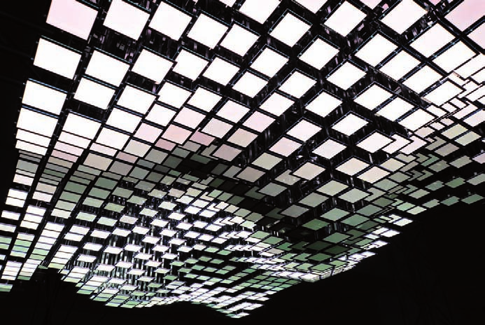 Organické LED svetelné zdroje nová epocha v zobrazovacích technikách cieľom tohto príspevku je podať prehľad o technologických možnostiach zobrazovacích zariadení a ich technických realizáciách.