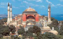 2. Η Αγία Σοφία, μετά την άλωση της Πόλης από τους Τούρκους, έγινε τζαμί και σήμερα