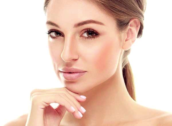 ΘΕΡΑΠΕΙΕΣ ΠΡΟΣΩΠΟΥ ΜΕ ΥΑΛΟΥΡΟΝΙΚΟ FACIAL TREATMENTS WITH HYALURONIC SQOOM 1 (καθαρισμός, μασάζ ή θρέψη, lifting) SQOOM 1 (cleansing, massage or nutrition, lifting) // 20' 30 // 20' 30 SQOOM 2