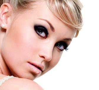 ΘΕΡΑΠΕΙΕΣ ΠΡΟΣΩΠΟΥ FACE TREATMENTS Ανδρική περιποίηση προσώπου // 60' 55 Μια ειδική θεραπεία για άντρες βασισμένη σε μια μίξη εσπεριδοειδών, πράσινου καφέ, φύλλων ελιάς, ιχνοστοιχείων και μετάλλων.