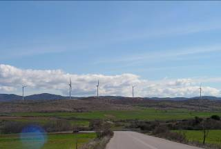 Ενέργεια Αιολικά Πάρκα % ΚαλλίστηΕνεργειακήΑ.Ε. 15 MW αιολικό πάρκο στο Νομό Αρκαδίας Σε λειτουργία από τον Απρίλιο 2008. Αιολική Κυλινδρίας Α.Ε. 10 MW αιολικό πάρκο στο Νομό Κιλκίς Λειτουργία Μάρτιος του 2009.