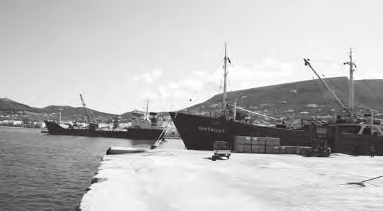 Τετάρτη 10 Ιουνίου 09 Λιμάνι Παροικιάς Έπρεπε να κλείσει για να...τρέξουμε; 9 Συνέχεια από σελ.