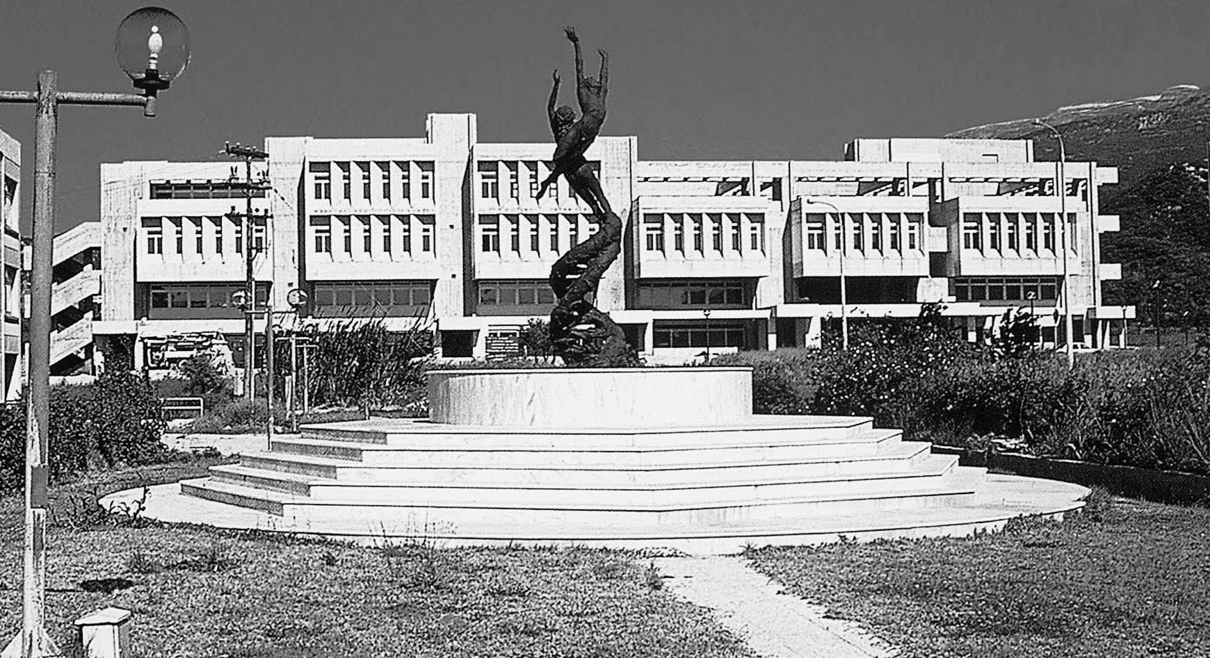 14 46 ΟΔΗΓΟΣ ΜΕΤΑΠΤΥΧΙΑΚΕΣ ΣΠΟΥΔΕΣ ΣΤΑ ΑΕΙ TETAPTH 12 Ιουλίου 2006 EΘNOΣ-ΠAIΔEIA 1) IATPIKHΣ με Φυσικής τηλ. 261-0-997550 ΠANEΠIΣTHMIO ΠATPΩN A.