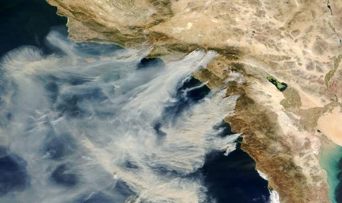 ATMOSPHERIC AEROSOLS: ensembles of condensed-phase particles suspended in air Typical aerosol size distribution number area
