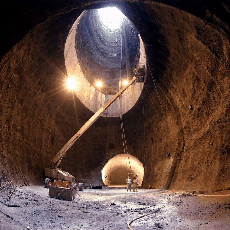 Superconducting Super Collider Επιταχυντής 87 χιλιομέτρων στην περιοχή του Waxahachie, Texas, ΗΠΑ. 17 κάθετες σήραγγες και 24 χιλιόμετρα τούνελ ανοίχτηκαν μέχρι το τέλος του 1993.