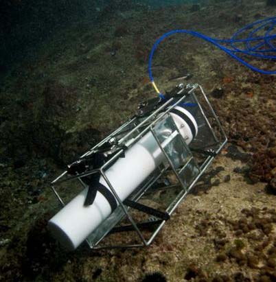 Τι είναι το σύστημα ΚΑΤΕΡΙΝΑ; Ο αισθητήρας ΚΑΤΕΡΙΝΑ είναι ένα σύστημα μέτρησης ραδιενέργειας (ακτινοβολία γ) στο θαλάσσιο και χερσαίο χώρο.