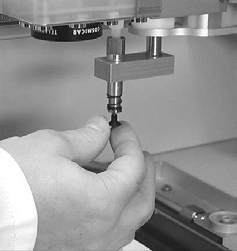 6 Συντήρηση 6.6 Βαθμονόμησης της κάμερας Βήμα 2 Ενέργεια Κάντε κλικ στο πλήκτρο Next για να μετακινήσετε την κάμερα στη θέση όπου θα τοποθετηθεί η βάση βαθμονόμησης.