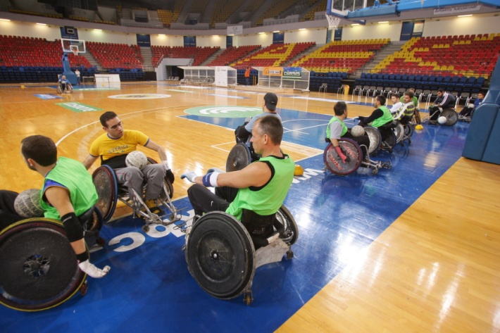 Το 1 ο Προπονητικό Camp Ράγκμπι με Αμαξίδιο, 16-20 Σεπτέμβρη 2010, Κολινδρός Η Άλλη Όψη διοργάνωσε το 1 ο Προπονητικό Camp Ράγκμπι με Αμαξίδιο στην Ελλάδα στο οποίο συμμετείχαν 15 επίδοξοι αθλητές