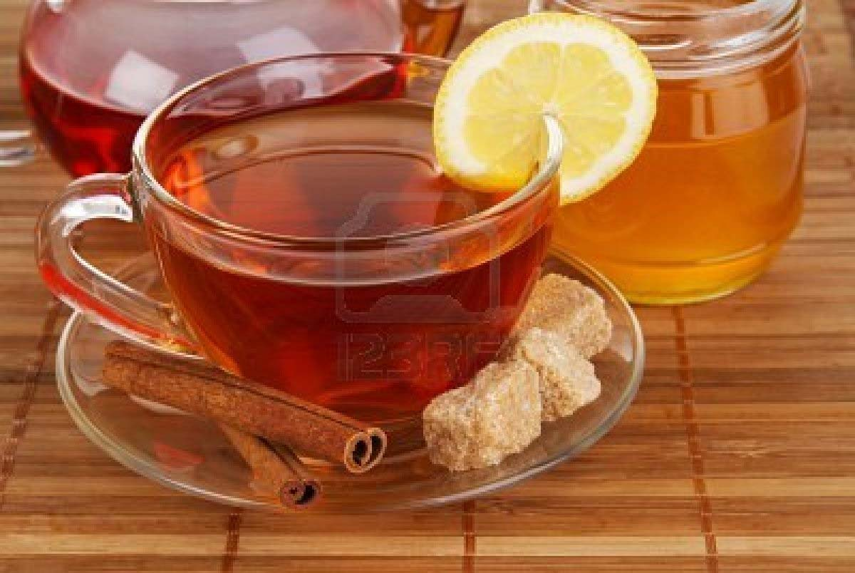 Το μέλι ως φάρμακο Ανακούφιση από το βήχα: Αν αισθάνεστε το λαιμό σας ξηρό και ερεθισμένο, μία ιδανική λύση είναι ένα ζεστό και νόστιμο ρόφημα με μέλι - ένα αποδεδειγμένο καταπραϋντικό για το βήχα.