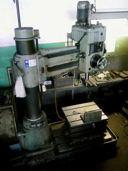 premer struženja je 320 (mm), število obratov 36-1600, vpetje konus MK5; VRTANJE: