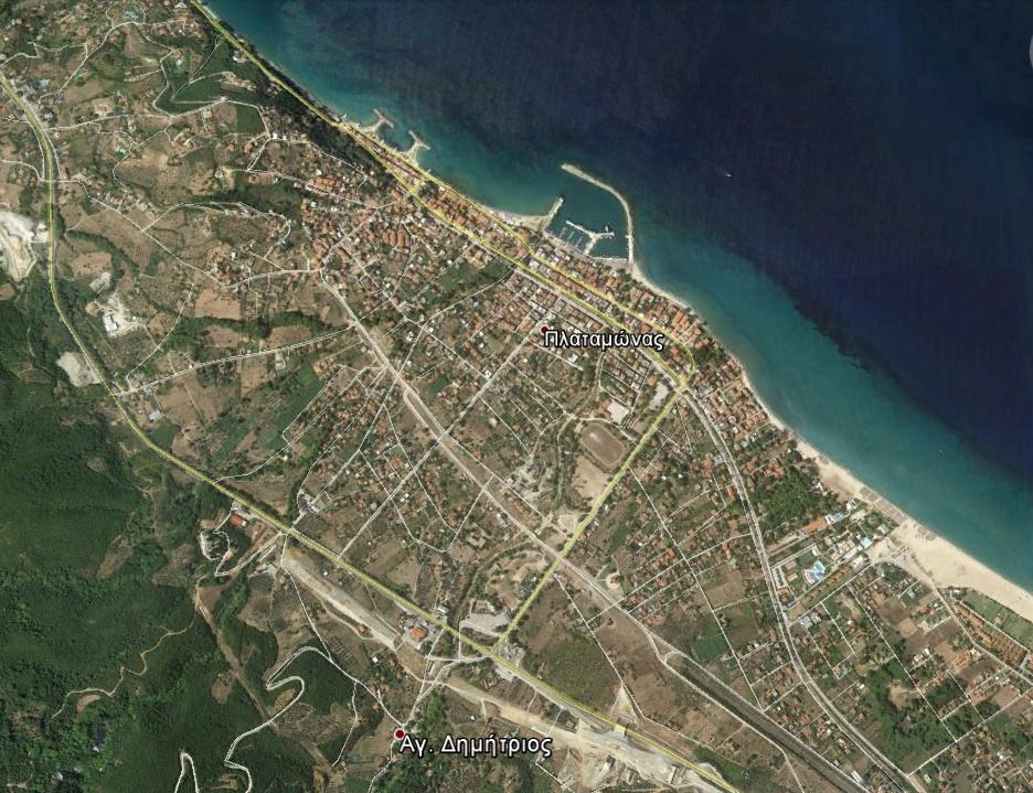 Εικόνα 6.2: Περιοχή μελέτης οικισμού Πλαταμώνα Πηγή: Googlearth - Μεταβολές πληθυσμού Ο παρακάτω πίνακας παρουσιάζει την εξέλιξη του πληθυσμού σε μια διαδρομή 91 ετών από το 1920 έως το 2011.
