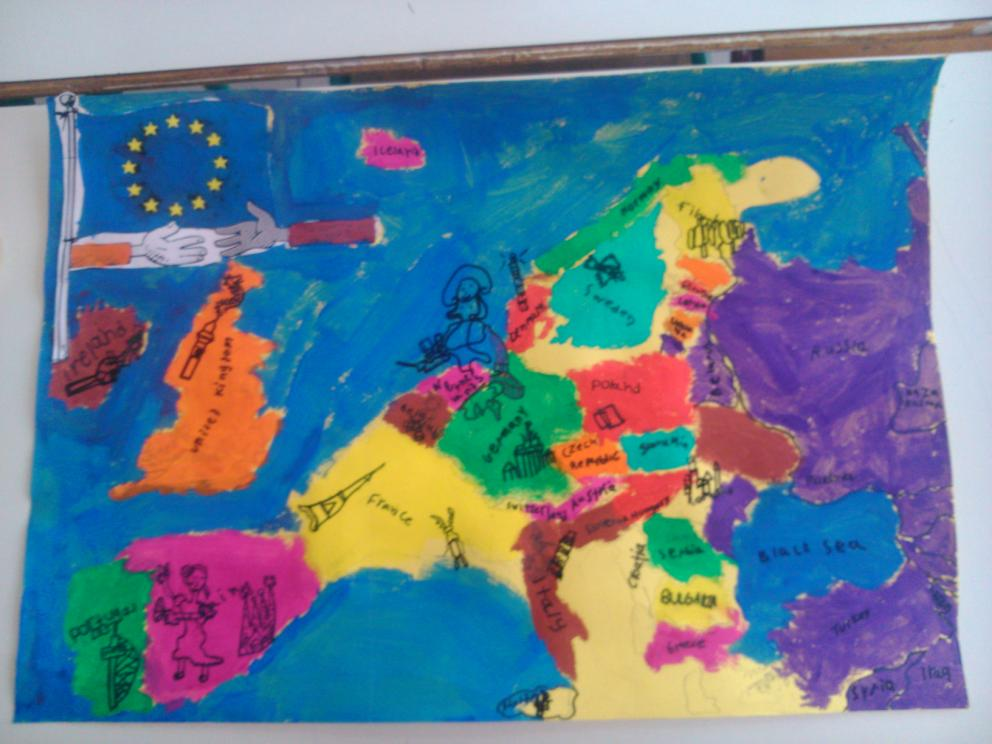 Έφτιαξαν το χάρτη της Ευρώπης και πάνω στη χώρα τους έφτιαξαν το μνημείο και τον