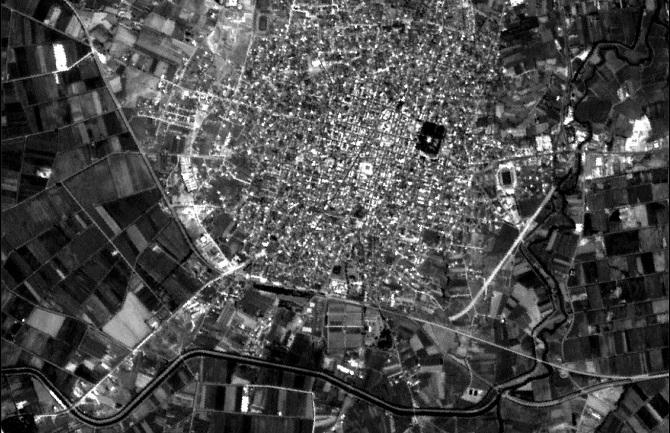 IRS, Παγχρωματική εικόνα Landsat TM, Πολυφασματική εικόνα Συμπτυγμένη Εικόνα Εικόνα 9.6 Σύμπτυξη εικόνων με χρήση του μετασχηματισμού PCA. 9.3.