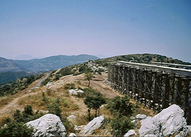 Το εξωτερικό του ναού το 1985