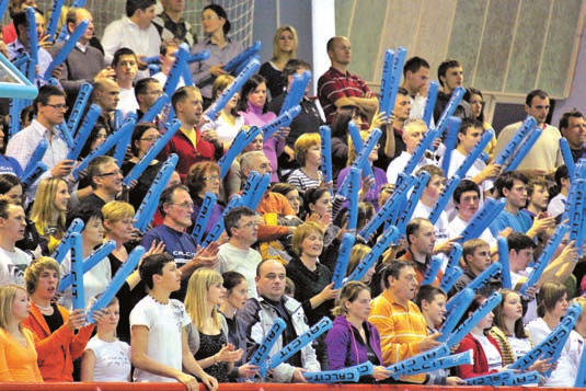 PORT Iz tabora Calcit Volleyball CALCITOVKE V TRETJEM KROGU POKALA CHALLENGE Odbojkarice Calcit Volleyballa so dosegle imeniten uspeh z uvrstitvijo v 3. krog Evropskega Pokala Challenge.