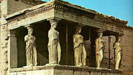 Ο Αριστοτέλης μας πληροφορεί ότι: Η Αθήνα κέρδισε 100 τάλαντα από τα μεταλλεία του Λαυρίου. Με αυτά Ναυπηγήθηκαν 100 τριήρεις. Οι οποίες χρησιμοποιήθηκαν κατά Ναυμαχία της Σαλαμίνας το 480 π.