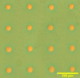 (α) (β) (γ) Εικόνα 47: Φωτογραφίες οπτικού μικροσκοπίου από συστοιχίες σταγόνων πολυμερικού διαλύματος α) PAA 10 % - 240 mj/cm 2 β) P4VP 10% - 230 mj/cm 2 γ) PHEMA 2 % - 340 mj/cm 2.