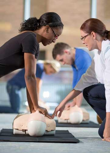 ΣΕΜΙΝΑΡΙΟ BLS Πεντάωρο Εκπαίδευση σε BLS- AED Ευρύ φάσμα εκπαιδευόμενων Επαγγελματίες υγείας μη μάχιμα πόστα Παραϊατρικά επαγγέλματα