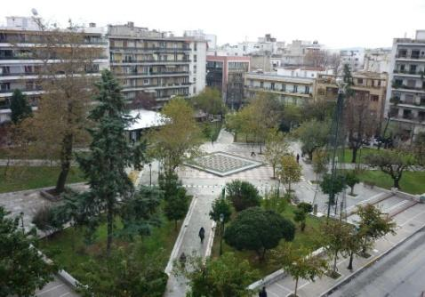 Στο νότιο τμήμα της περιοχής μελέτης στο δυτικό και ανατολικό τμήμα της προκυμαίας της παραλίας εντοπίζονται δύο γραμμικοί χώροι πρασίνου.