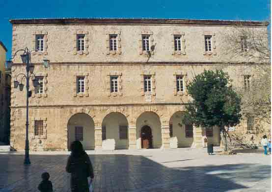 Το αρχαιολογικό µουσείο Ναυπλίου Θαυµάσιο Βενετσιάνικο κτίριο.