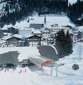 Hotelski sadræaji mogu zadovoljiti svaki ukus: novoureappleeni bazen, sauna, solarij, aromaterapija, masaæa, fitness, bilijar, stolni tenis, restoran à la card.