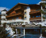 SOBA HOTELA DONNERHOF**** HOCHPUSTERTAL-SILLIAN Sillian je obiteljsko skijaliπte u koje iz Zagreba stiæete pravcem Ljubljana - Villach - Spittal/Drau- - Lienz.
