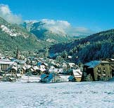 MoguÊnosti skijanja na Bohinju: Kobla - 23 km ureappleenih skijaπkih staza, tri dvosjedalnice i tri vuënice.