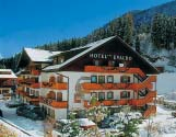 Trentino Val di Fiemme OBEREGGEN ObuhvaÊa poznata skijaliπta Latemar, Alpe Cermis i Alpe Lusia s viπe od 100 km skijaπkih staza.
