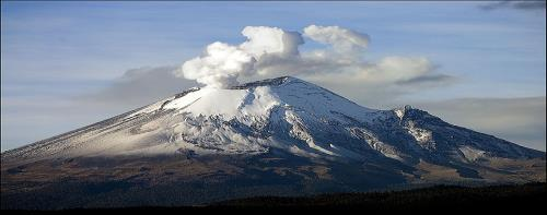 Ηφαίστειο Popocatepetl Το ηφαίστειο Popocatepetl είναι το πιο διάσημο αλλά και το πιο επικίνδυνο ηφαίστειο του Μεξικού.