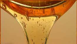 Viskozitet tekućine ne utječe na kapilarni efekt Jako viskozne tekućine nisu pogodne kao penetranti jer se sporo razlijevaju po površini VRSTE
