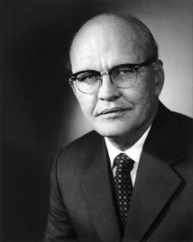 Τεχνολογία Επιδόσεις Το 1958, ο Τζακ Κίλμπυ (Jack Kilby) της εταιρείας Texas Instruments κατάφερε να δημιουργήσει κάτι που θα άλλαζε τον κόσμο των ηλεκτρονικών για πάντα.