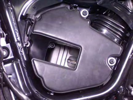 WATER PUMP INTEGRAL SEAL REPLACEMENT The following procedure refers to 850 cc, 90 V-twin engines This operation can be carried out directly on the