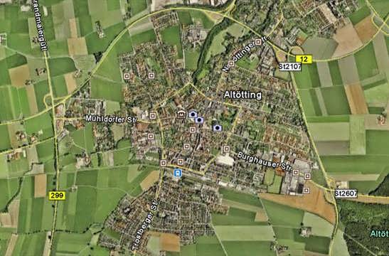 84503 Altoetting in Altoetting (κύκλος) πληθυσμός 12.776 έκταση 23,38 Km² πινακίδα AÖ Url http://www.altoetting.