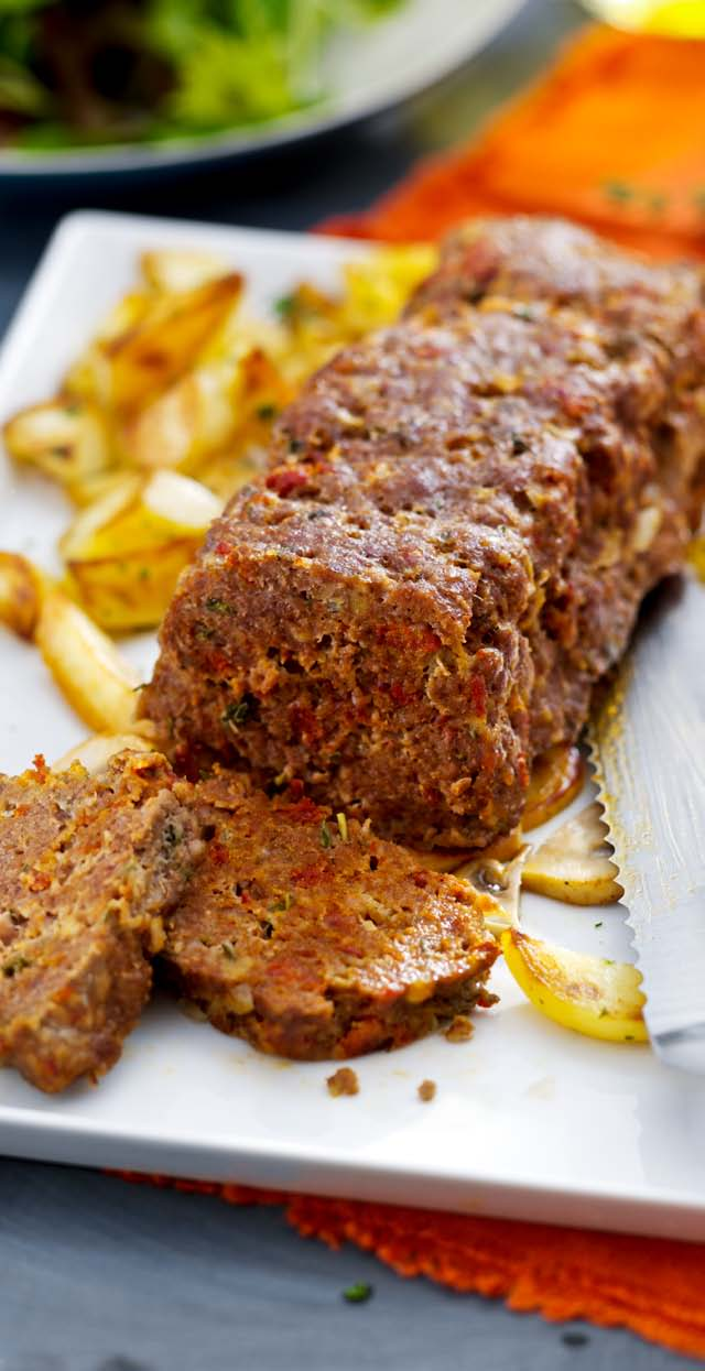 Meat & Chicken Meat Loaf Rulo Köfte Ρολό με κιμά Et ve Tavuk Λευκό και κόκκινο κρέας Each portion contains Bir porsiyon şunları içerir Κάθε μερίδα περιέχει 1155 kj/275 kcal 1155 kj/275 kcal 1155