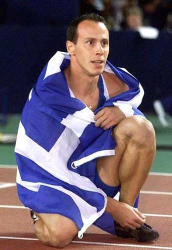 και η καθημερινή άσκηση. ΑΘΛΗΣΗ: ΣΤΙΒΟΣ ΚΏΣΤΑΣ ΚΕΝΤΈΡΗΣ: Κατέχει το Πανελλήνιο ρεκόρ από το 2002, αλλά αυτό δεν τον κάνει διάσημο στην Ελλάδα.