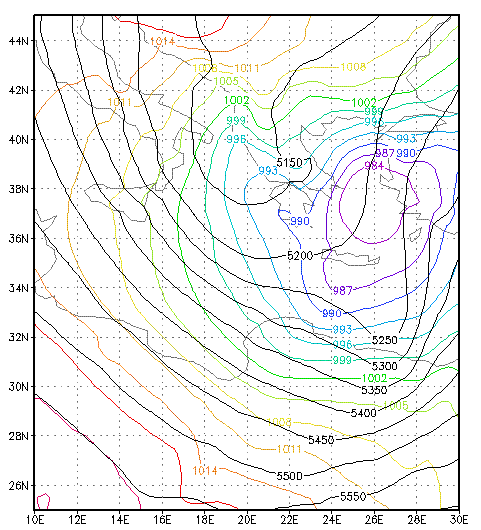 Σχήμα 17:Γεωδυναμικό (gpm) 500hPa και πίεση ΜΣΘ (hpa) στις 22/1/2004 0600UTC Στα 1000hPa σημειώνεται πτώση της θερμοκρασίας και στα νότια, δηλαδή από βορρά προς νότο σημειώνονται τιμές από 273Κ στη