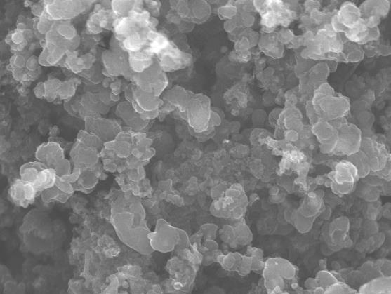 (a) (b) 1 μm (c) (d) Φύλλα γραφενίου 5 nm 5 nm Καρβίδιο σιδήρου Σχήμα 1. (a) Εικόνα SEM μαγνητικού υλικού γραφενίων σε Si μετά το CVD. (b) XRD φάσμα απεικονίζει τη φάση του Fe 3 C (cementite).