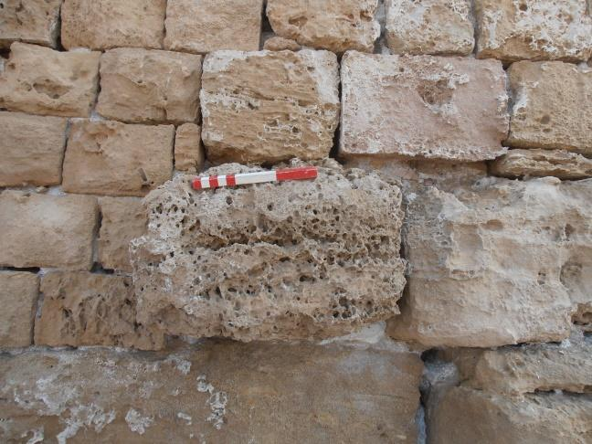 Εικ. 4.1.9α: Μακροσκοπική εικόνα της θέσης λήψεως δείγματος 9. Δείγμα 10 Προέλευση: Κύπρος/Κάστρο Πάφου/Υπόγειος χώρος οροφής Κάστρου.